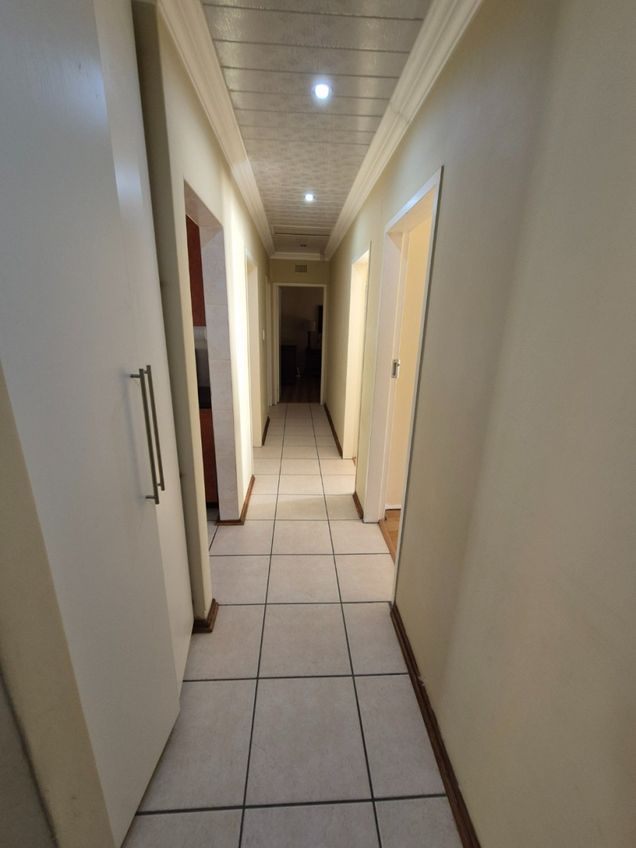 To Let 4 Bedroom Property for Rent in Universitas Ridge Free State